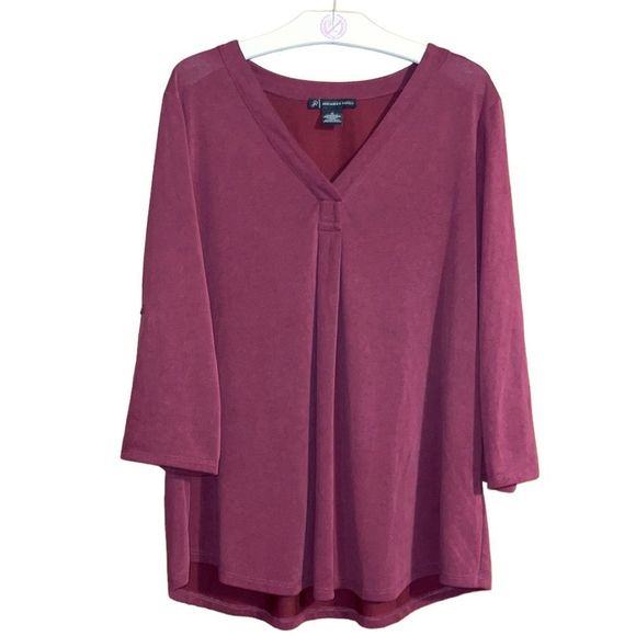 Adrianna Papell Tops - •ADRIANNA PAPELL•WINE 3/4 CONVERTIBLE SLEEVE V-NECK BLOUSE IN SIZE MEDIUM